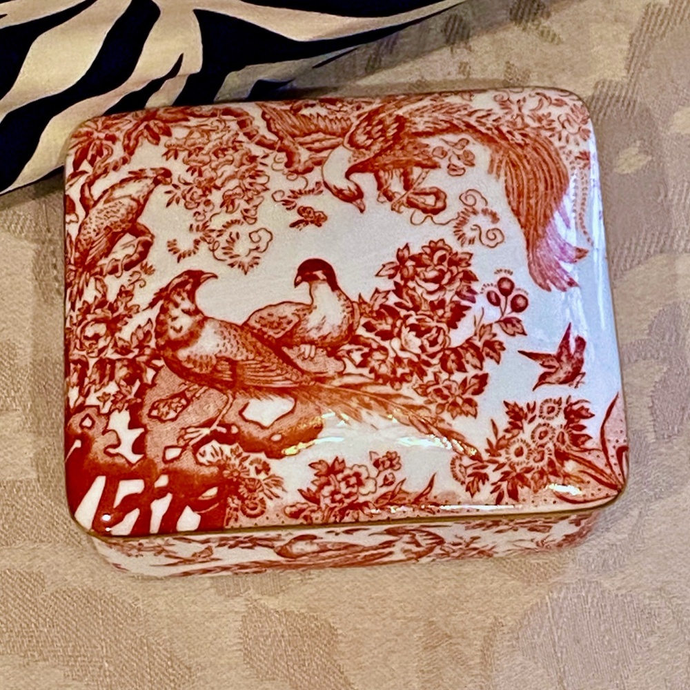 Royal Crown Derby Covered Box-Red Aves